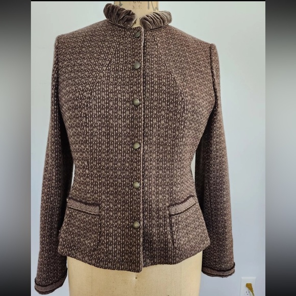 Tahari Jackets & Blazers - TAHARI Wool Blend Tweed Brown Blazer Velvet Trim Equastrian Style Size Medium